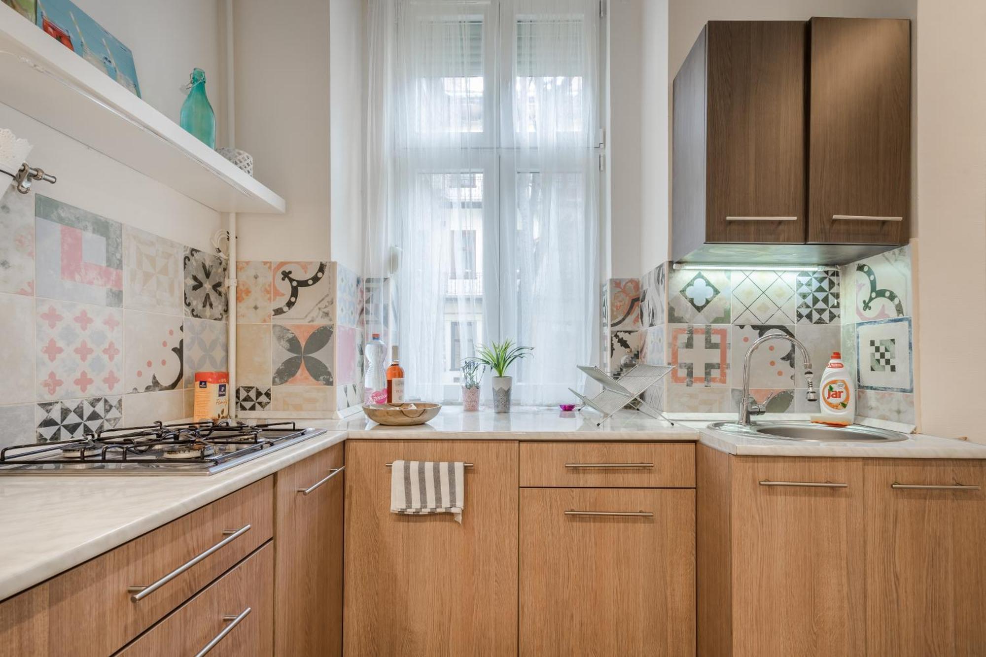 Bpr Stylish Mosaic Home With Terrace Будапеща Екстериор снимка