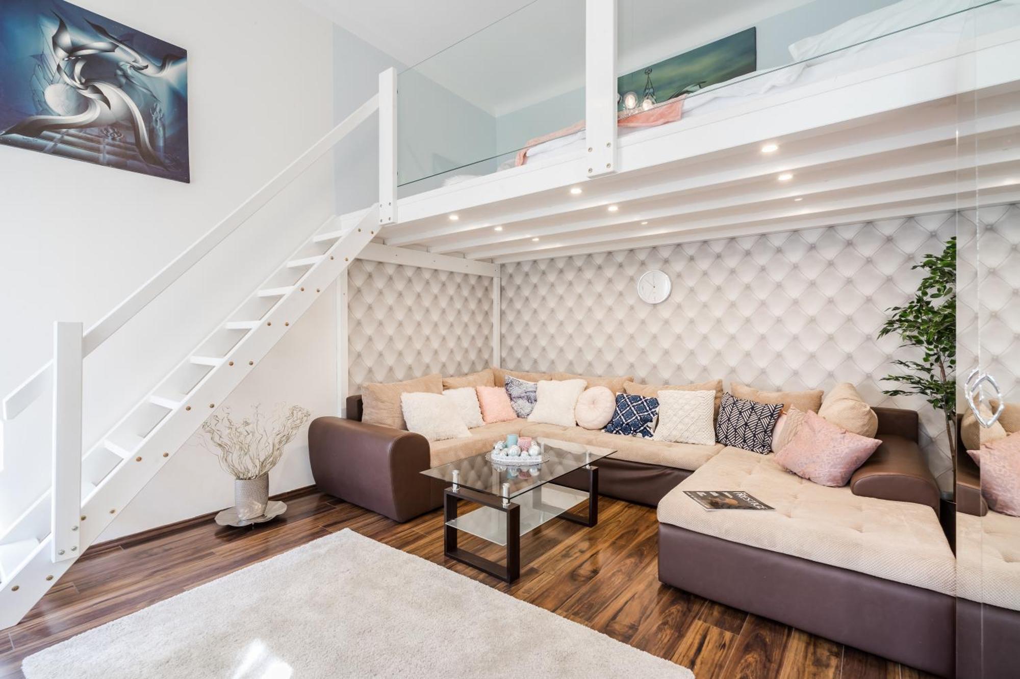 Bpr Stylish Mosaic Home With Terrace Будапеща Екстериор снимка
